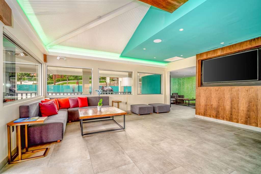 Hotel 818 + Pool, Ascend Collection By Choice